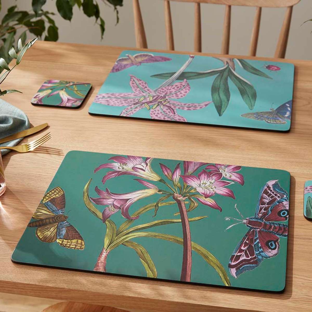 Botanic Garden Flora & Fauna Set of 4 Large Placemats image number null